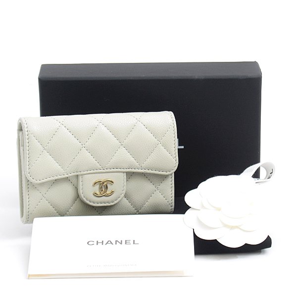 シャネル カードケース レディース マトラッセ クラシックフラップ キャビアスキン ライトグレー CHANEL 中古