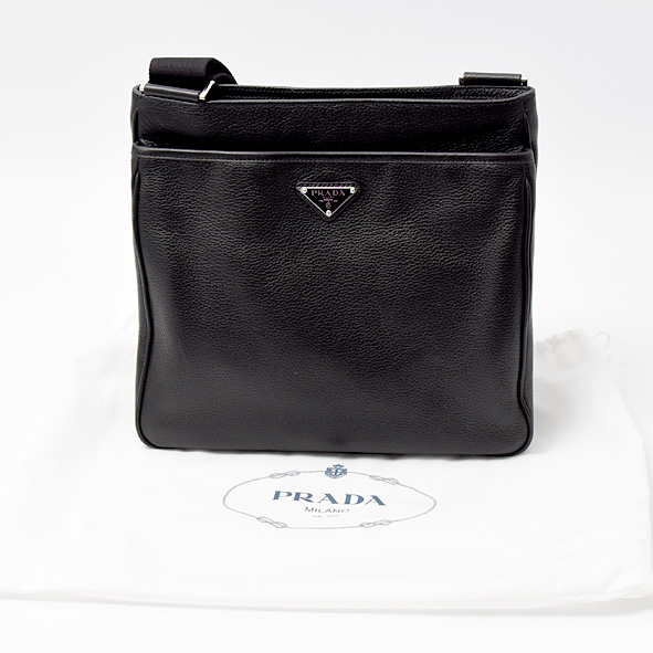 プラダ バッグ メンズ ショルダーバッグ カーフレザー 三角プレート ブラック PRADA 中古