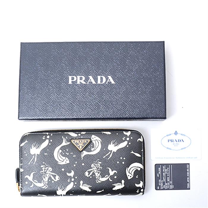 PRADA 財布